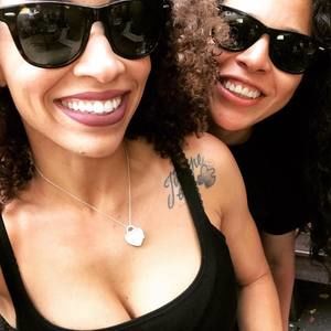 Meet your Posher, Iriz